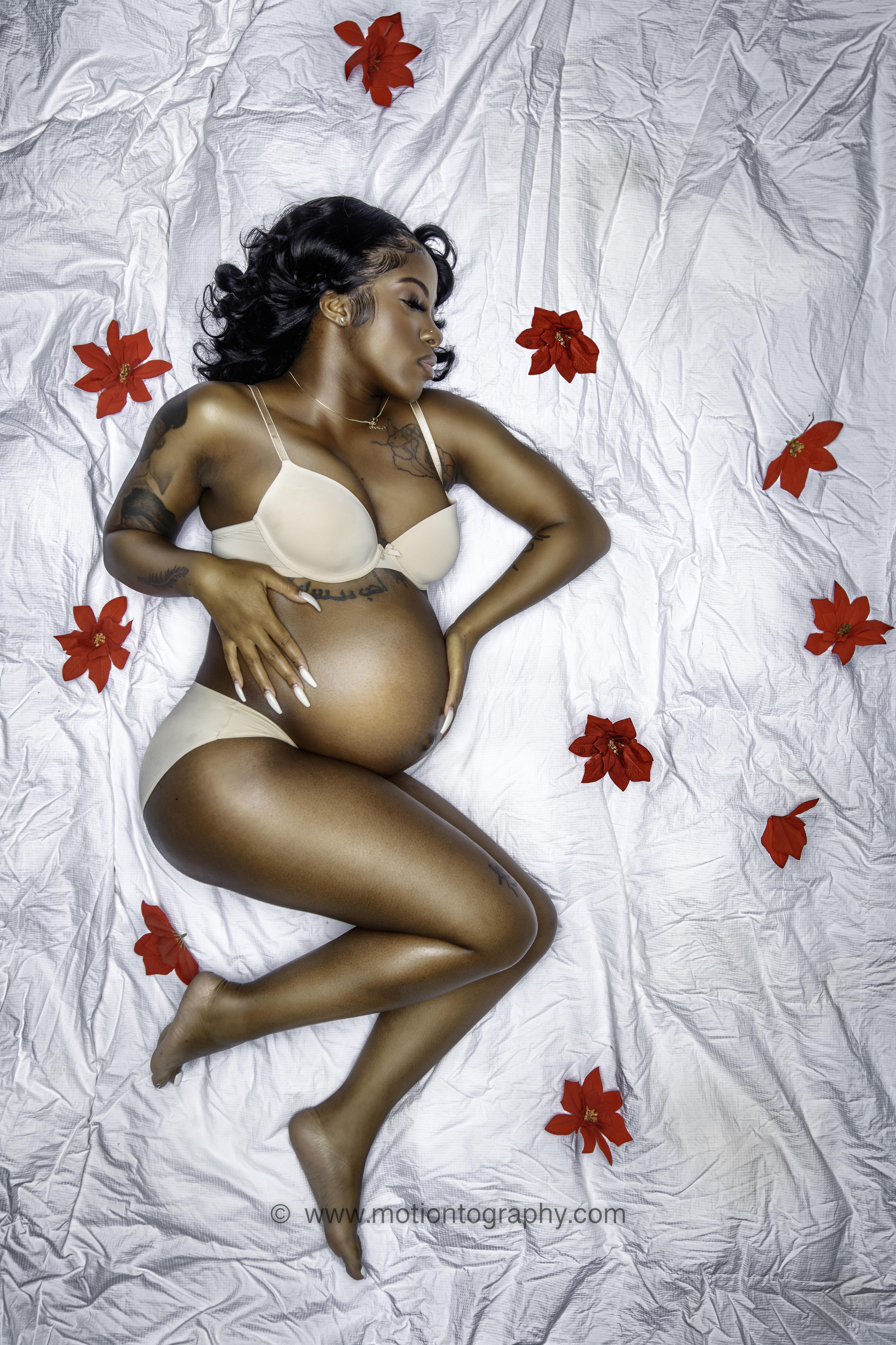 Fine Art Maternity Photography Session by Motiontography